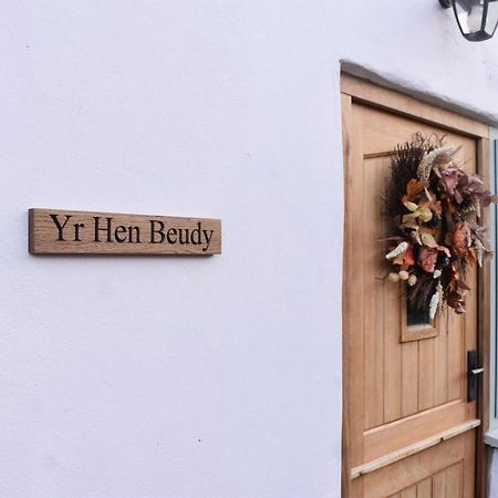 Luxury 2-Bed Barn Conversion In Llansteffan Carmarthen Exteriör bild